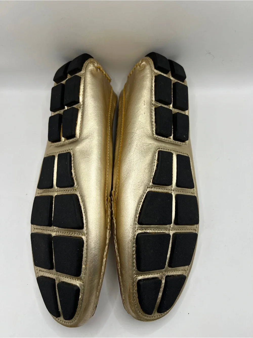 Saks Fifth Avenue Women’s Gold Leather Slip-On Driving Loafer Flats 8.5B